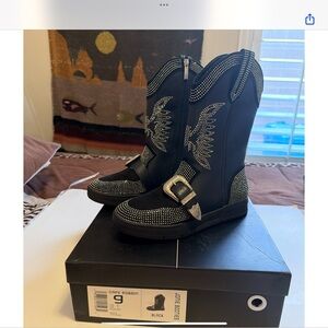 Cape Robbin Black “Jonie”Boots with Silver Accents Size 9 NWT